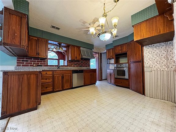 3rd image of 6133 Althea Dr