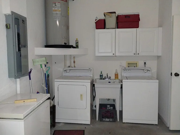 10362 Chalmer St — Photo 15