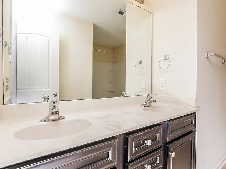 1301 Braemar Highland Dr — Photo 12