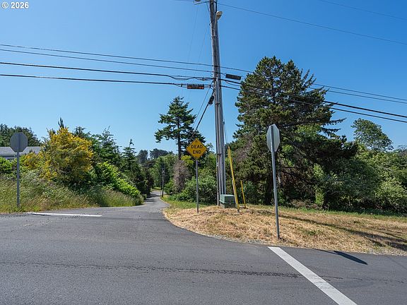 5th image of 770 3rd St SE
