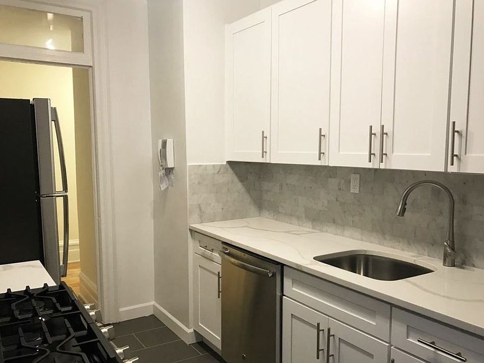 1st image of 216 W 99th St APT 8