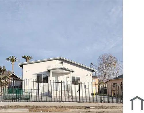 1175 E 41st Pl — Photo 1