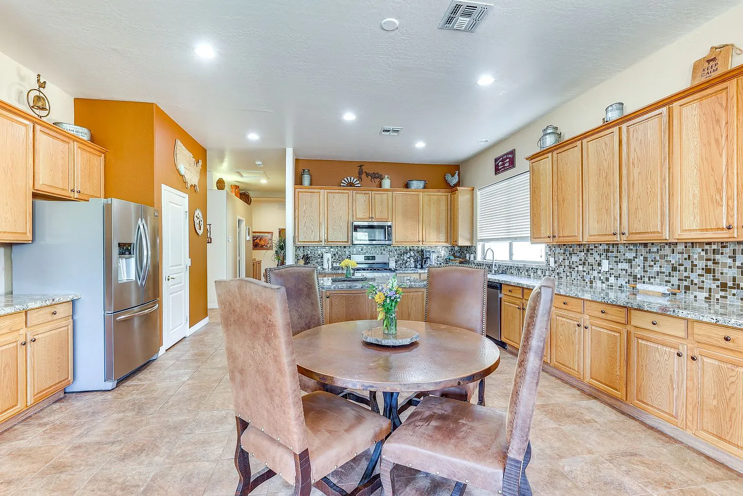 4 bed, 3.0 bath, 2744 sqft, $4,782 — Photo 4