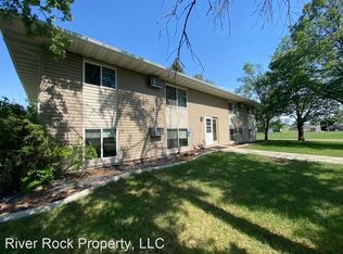 180 1st St APT 203, Davenport, ND 58021