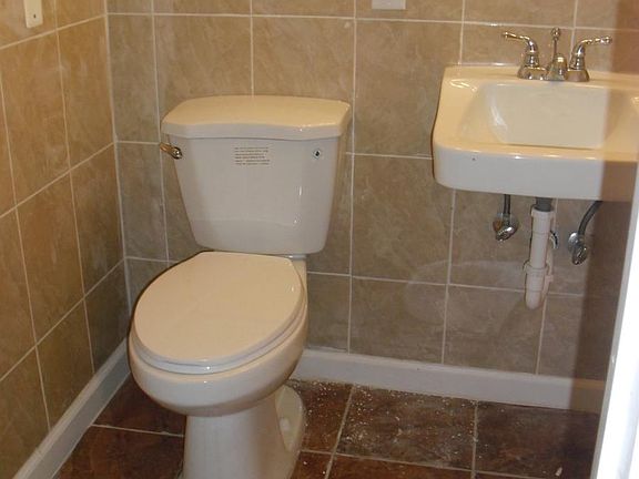 4th image of 525 Newark Ave APT 2