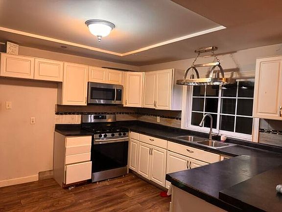 2nd image of 2209 Cline Ave