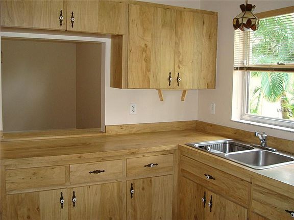 5th image of 4955 Village Gardens Dr #222