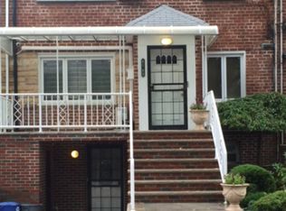 6160 71st St, Middle Village, NY 11379