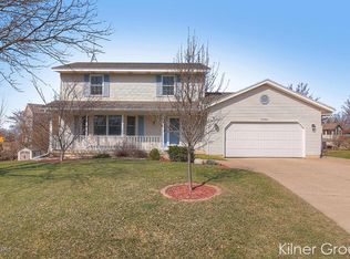 3084 Summercrest Ct, Hudsonville, MI 49426