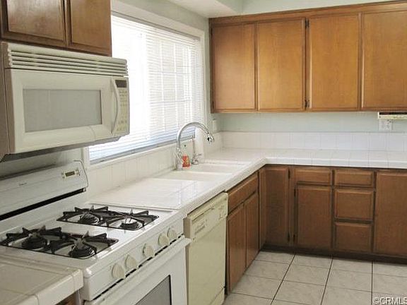 5th image of 1625 Nutwood Ave