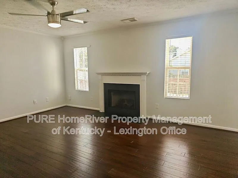 3 bed, 2.5 bath, 1704 sqft, $1,995 — Photo 4
