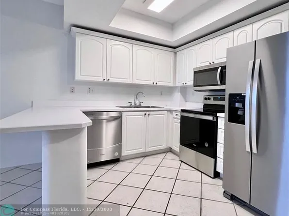 3500 Coral Way APT 1211, Miami, FL 33145