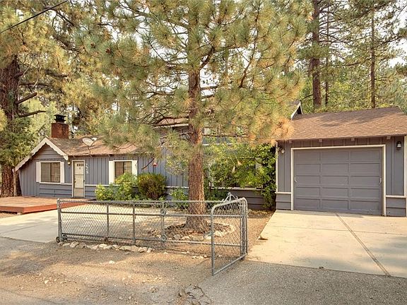 3rd image of 228 W Aeroplane Blvd