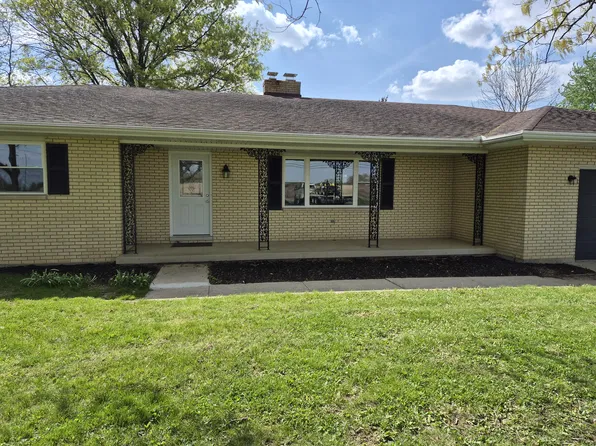 985 Arlington Rd, Brookville, OH 45309