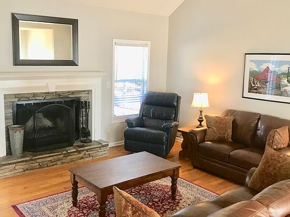 4th image of 72 Laiken Dr