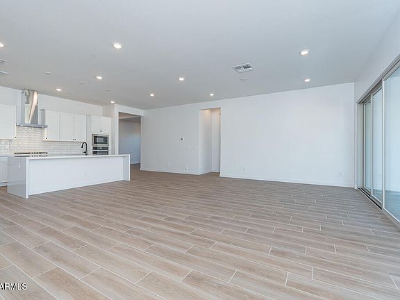 4th image of 1244 E PRESCOTT Street