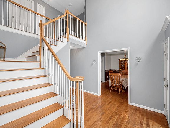 3rd image of 14 Cheshire Court
