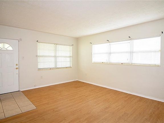 4th image of 3470 Beechwood Ter