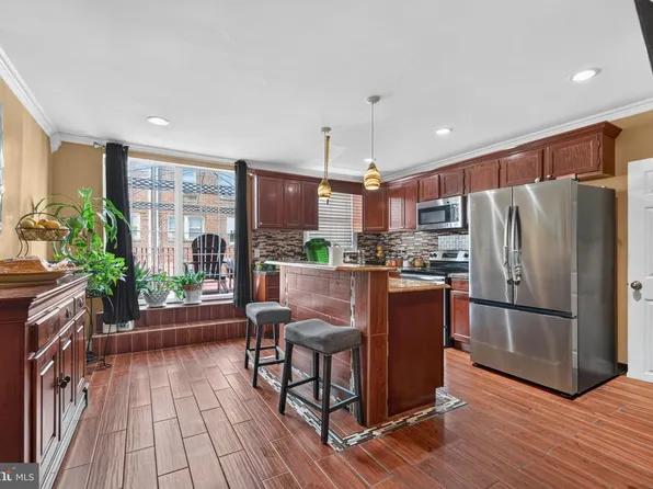 4646 Shelbourne St, Philadelphia, PA 19124