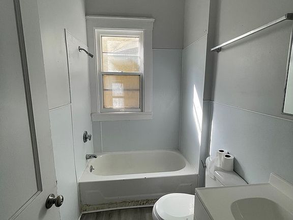 4th image of 9502 Miles Ave APT 7
