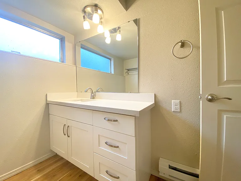 8345 Wabash Ave S — Photo 12