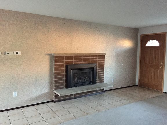 2nd image of 733 NW Dory Dr