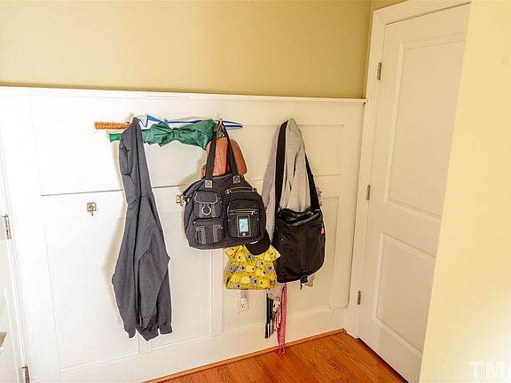 4th image of 122 Finsbury St