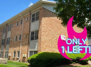 510 E Clark St #1172, Champaign, IL 61820