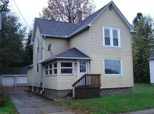 895 Day St, Conneaut, OH 44030