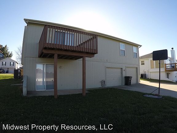 2nd image of 3007 SW Shadow Brook Dr
