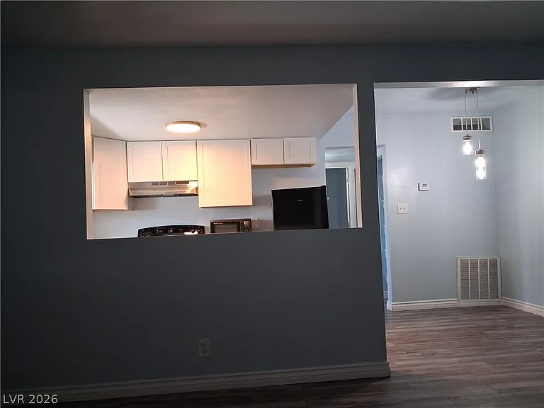 510 McKellar Cir #1 — Photo 4