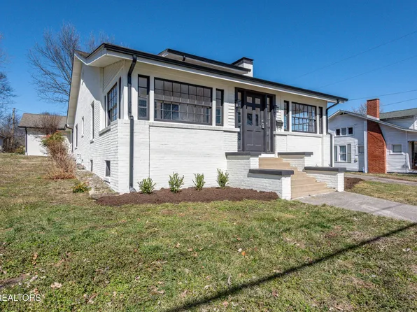 613 Mountain View Ave, Maryville, TN 37803