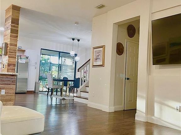 3rd image of 14908 Summit Place CIR #26