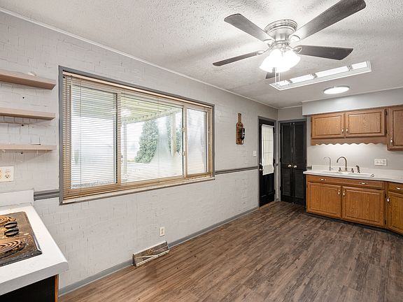 5th image of 9443 N Michigan Rd