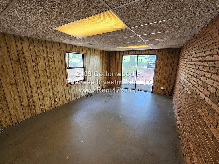 2109 Cottonwood Pl — Photo 13