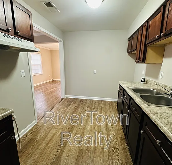 1223 Inman Cv — Photo 2