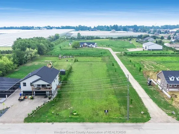 1647 Road 2 E, Kingsville, ON N0P 2G0