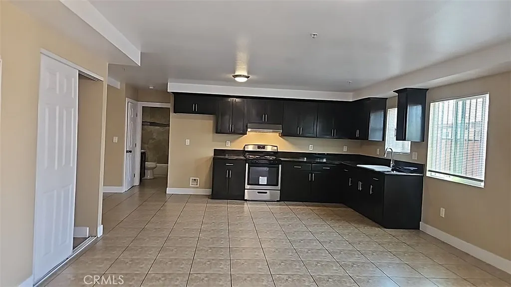 5 bed, 1765 sqft, $3,700 — Photo 2