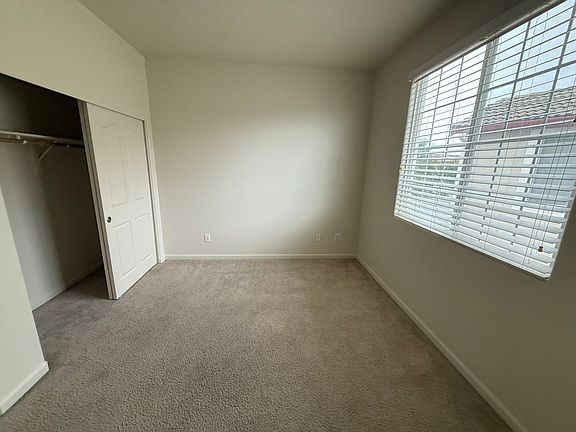 4th image of 2833 Wren St