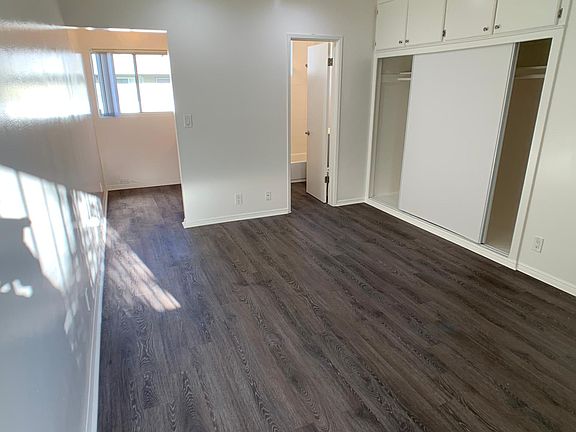 3rd image of 1144 N Hollywood Way APT I