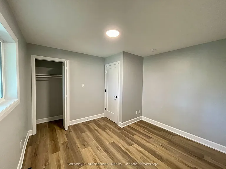 39 Silvercreek Pkwy N #MAIN LEVEL — Photo 14