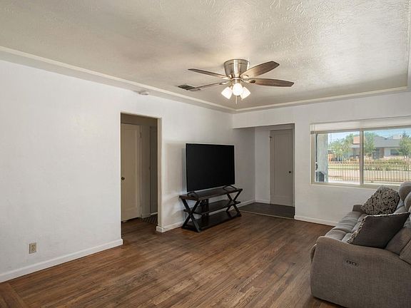 4th image of 1017 W Vassar Ave