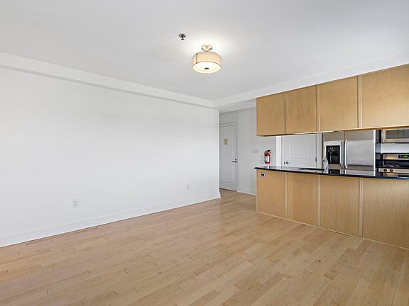 5th image of 70 S Munn Ave APT 405