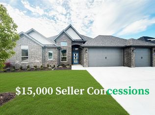 2405 Salmon St, Pea Ridge, AR 72751