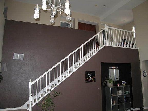 3rd image of 2411 Aberdeen Ln