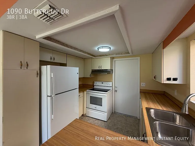 1090 Buttercup Dr — Photo 7