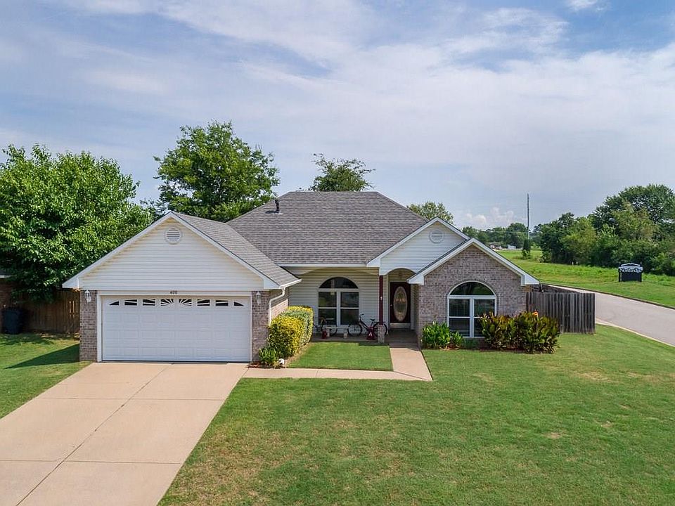 1st image of 400 Crestview Dr