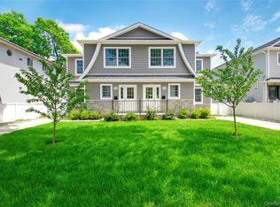 30 Kirkwood Rd #B, Pt Washington, NY 11050