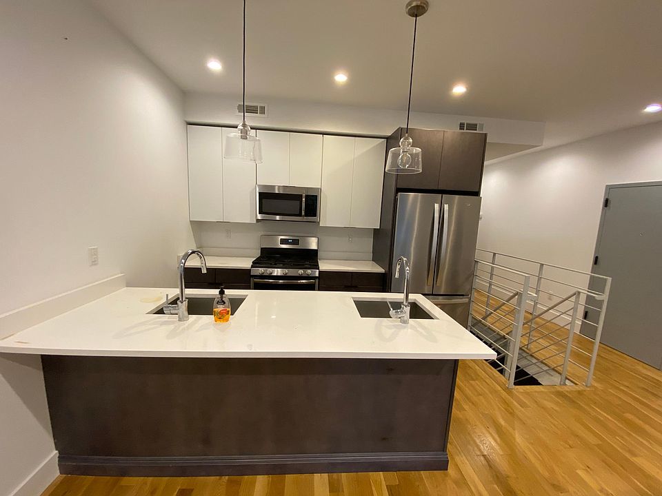 1st image of 1745 E 13th St #1