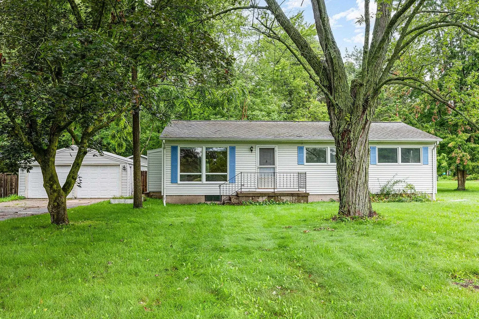 10915 Carter Rd photo 1